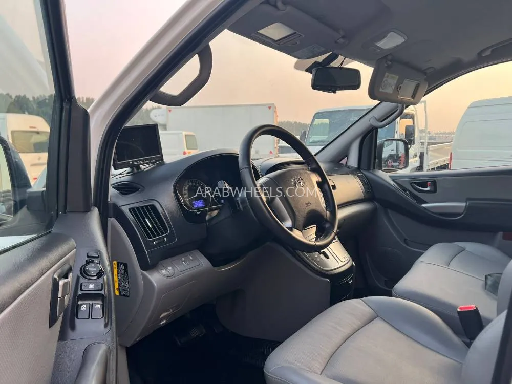 هيونداي إتش-1 ستاريكس 2021 for Sale in الشارقة Image-10