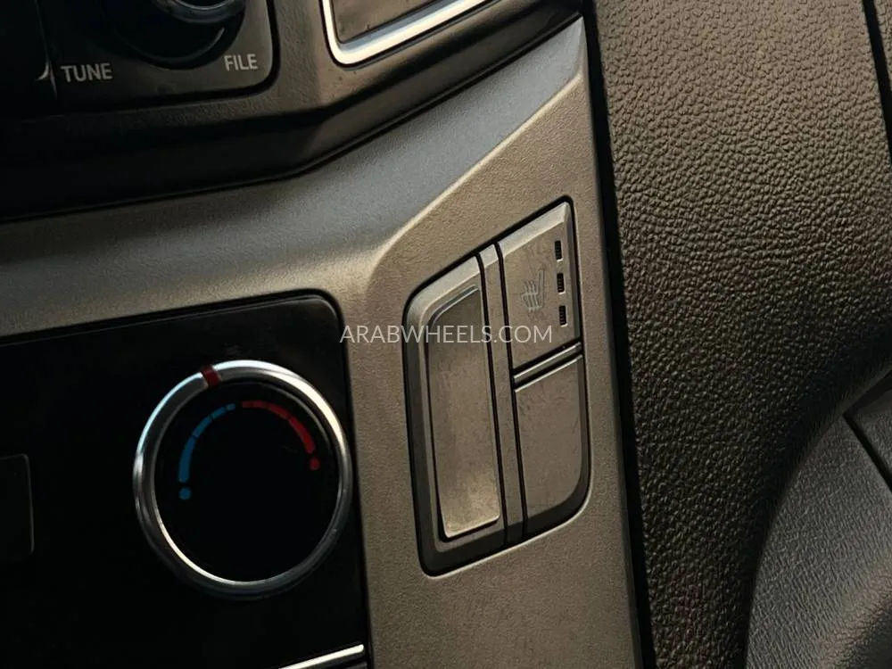 هيونداي إتش-1 ستاريكس 2021 for Sale in الشارقة Image-19