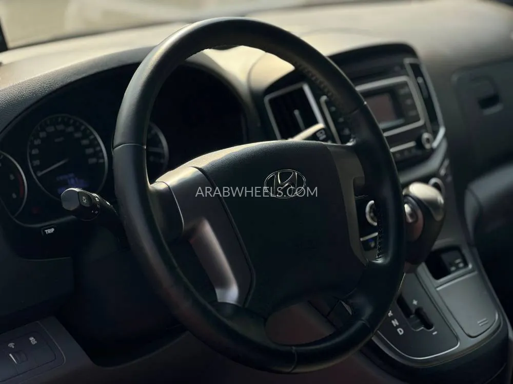 Hyundai H-1 Starex 2021 for Sale in Sharjah Image-18