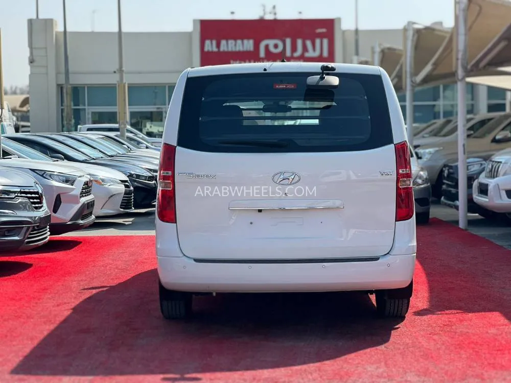 هيونداي إتش-1 ستاريكس 2021 for Sale in الشارقة Image-6
