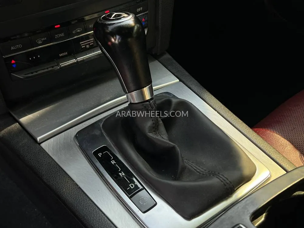 Mercedes Benz E Class 2011 for Sale in Sharjah Image-15