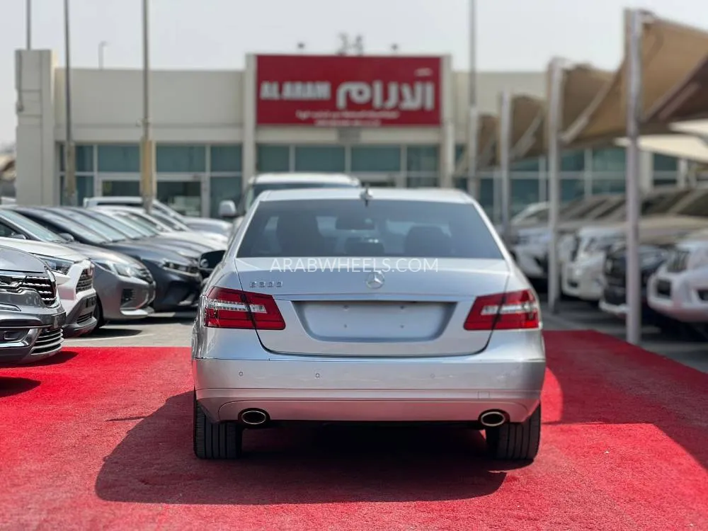 Mercedes Benz E Class 2011 for Sale in Sharjah Image-6