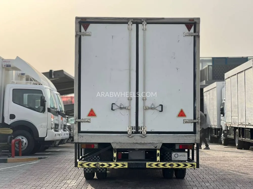 Mitsubishi Fuso 2020 for Sale in Sharjah Image-6