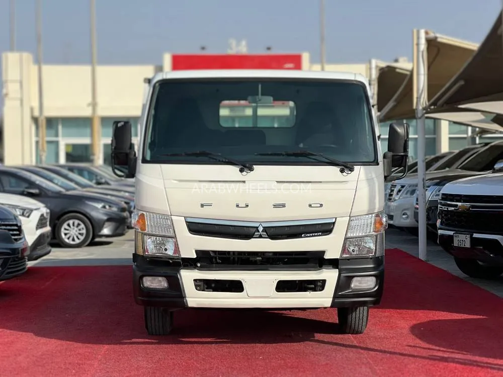 Mitsubishi Fuso 2020 for Sale in Sharjah Image-3