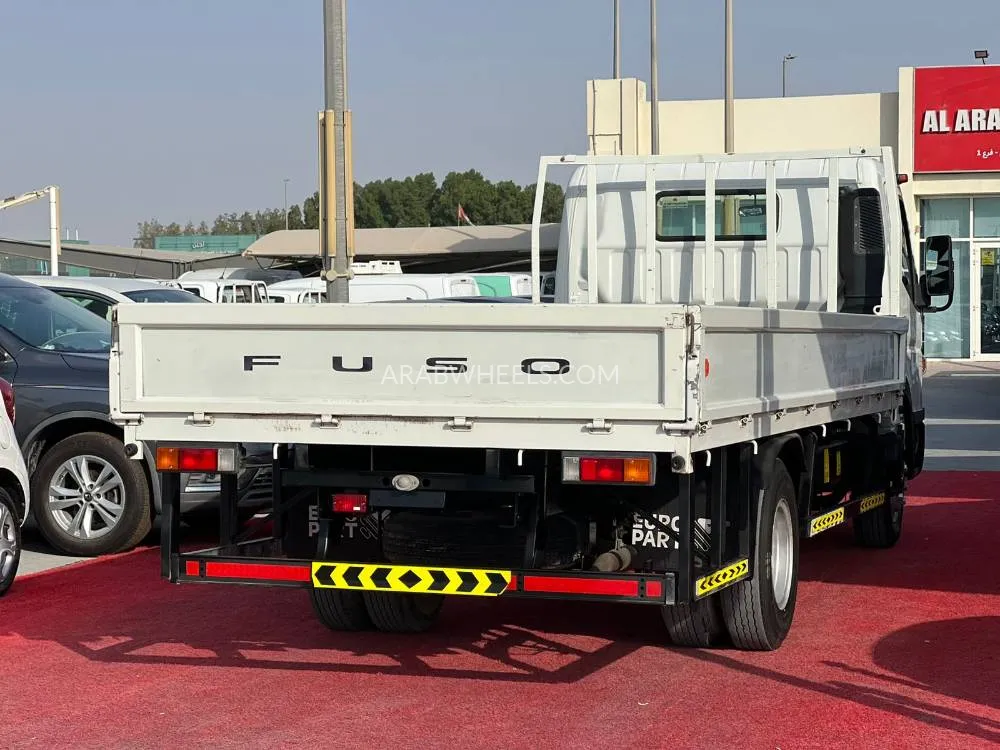 Mitsubishi Fuso 2020 for Sale in Sharjah Image-7
