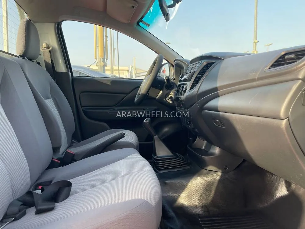 Mitsubishi L200 2021 for Sale in Sharjah Image-9