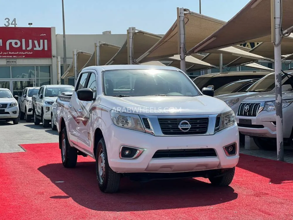 Nissan Navara 2020 for Sale in Sharjah Image-2