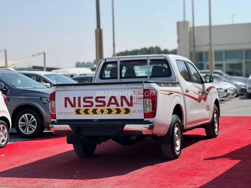 Nissan Navara 2020 for Sale in Sharjah Image-7