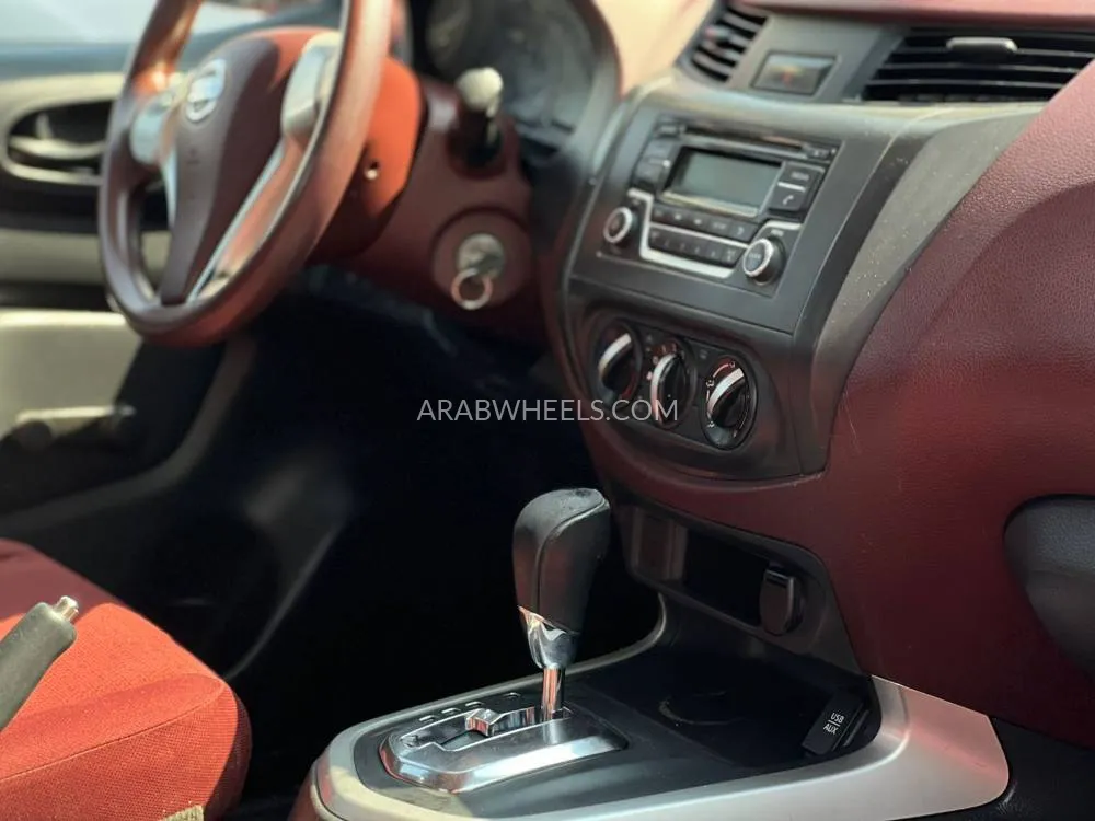Nissan Navara 2020 for Sale in Sharjah Image-10