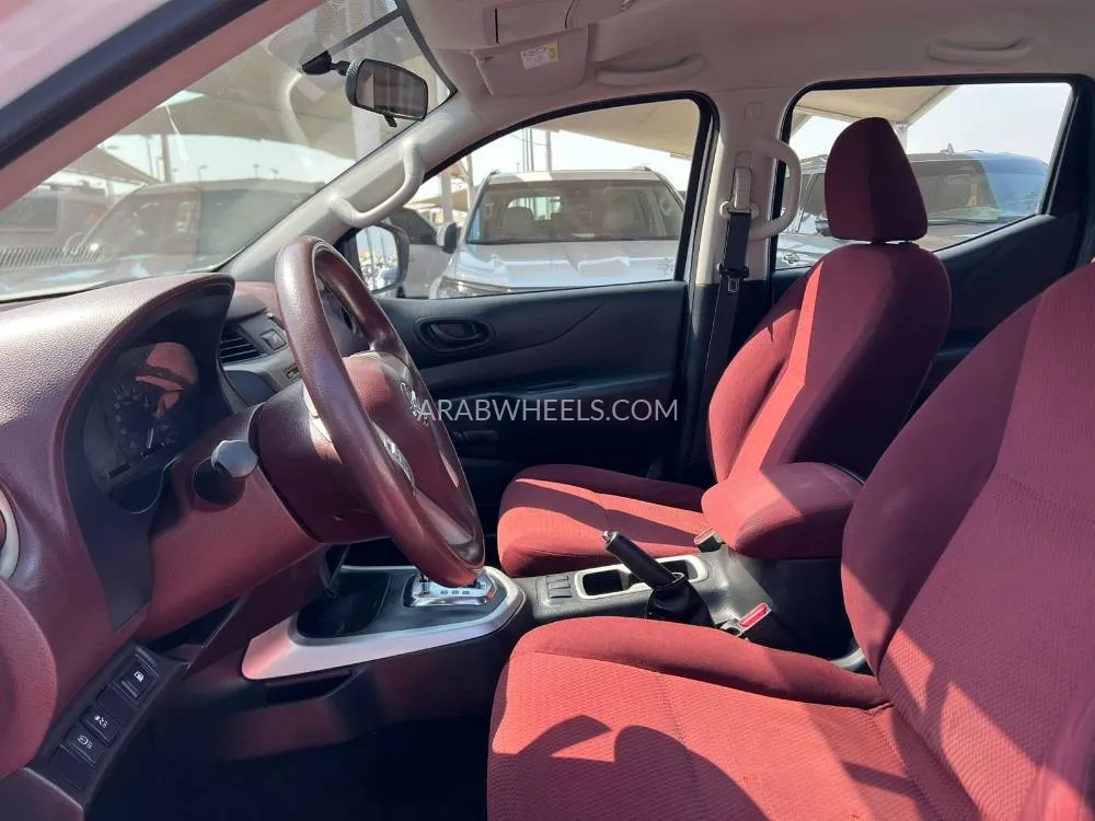 Nissan Navara 2020 for Sale in Sharjah Image-12