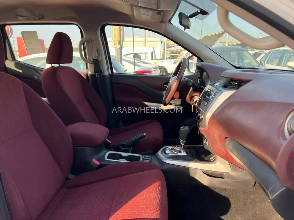 نيسان  نافارا 2020 for Sale in الشارقة Image-12