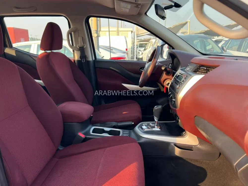 Nissan Navara 2020 for Sale in Sharjah Image-13