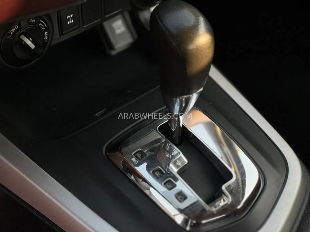 Nissan Navara 2020 for Sale in Sharjah Image-17