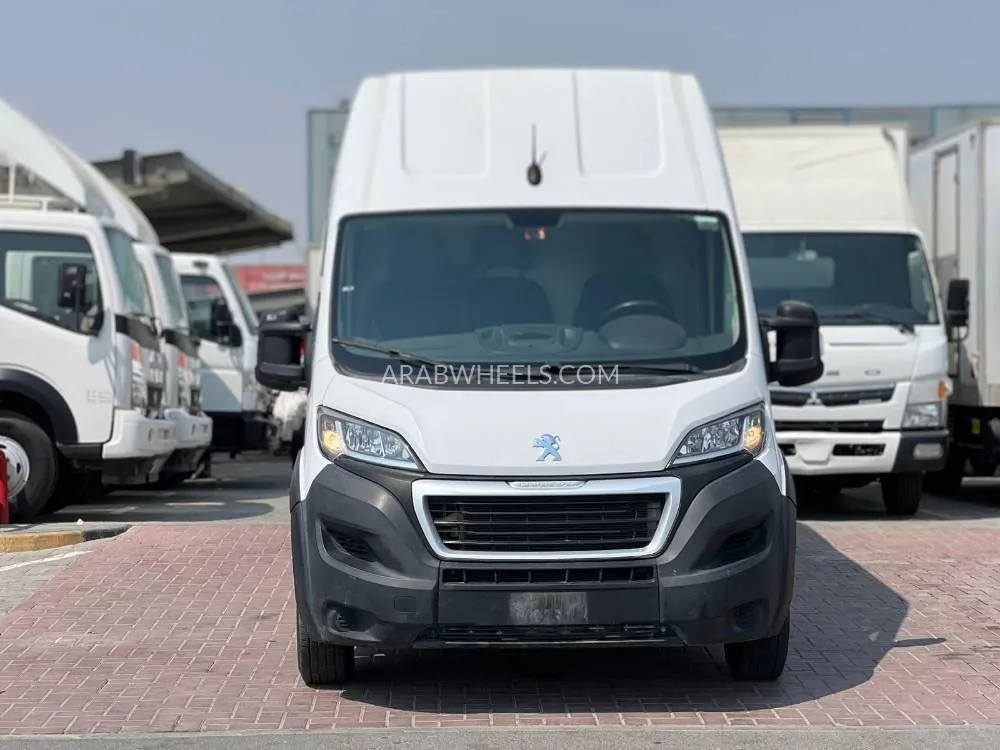 Peugeot Boxer 2023 for Sale in Sharjah Image-3