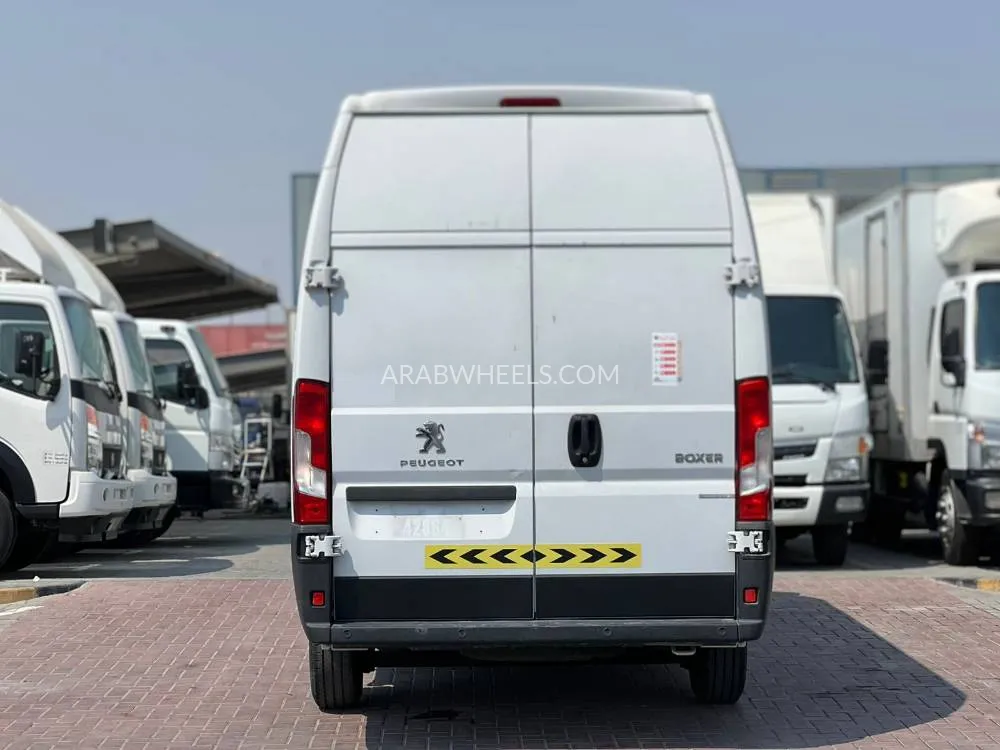 Peugeot Boxer 2023 for Sale in Sharjah Image-6