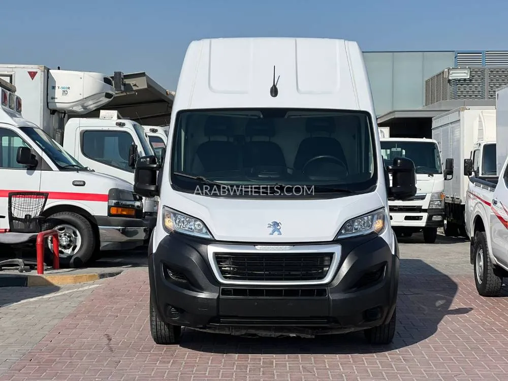 Peugeot Boxer 2023 for Sale in Sharjah Image-3