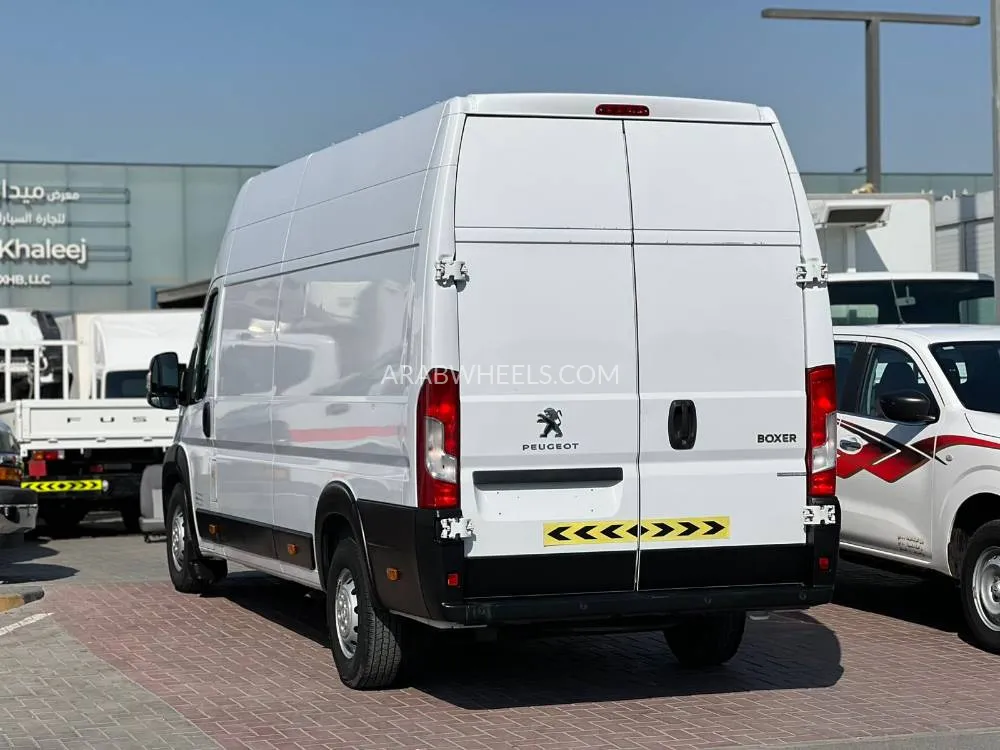 Peugeot Boxer 2023 for Sale in Sharjah Image-7