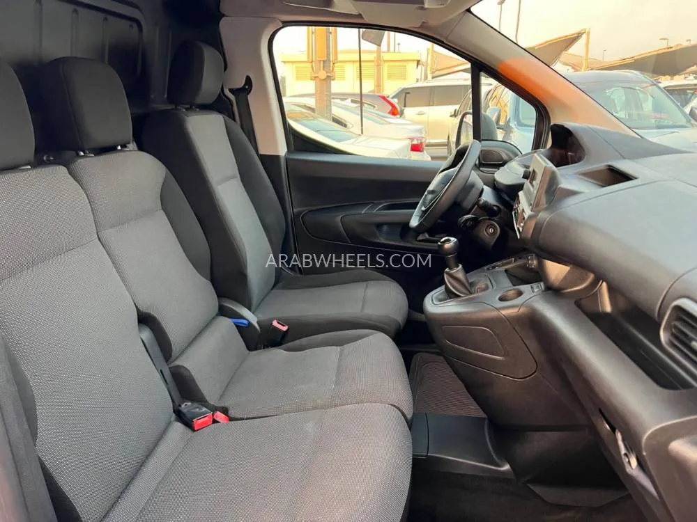 بيجو بارتنر 2022 for Sale in الشارقة Image-13