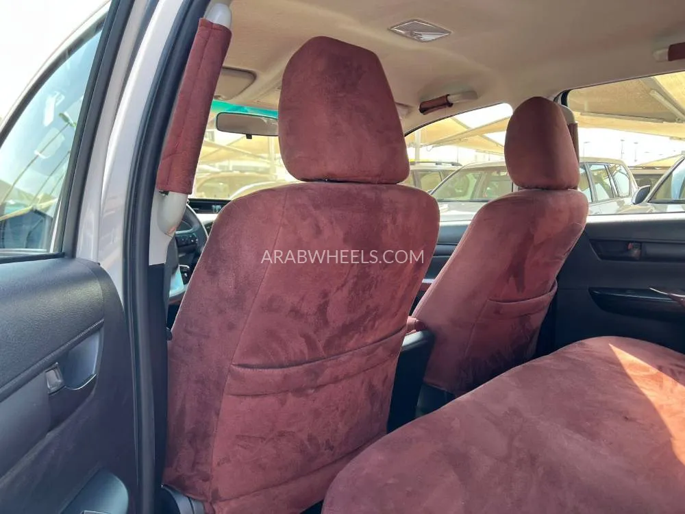 Toyota Hilux 2024 for Sale in Sharjah Image-14