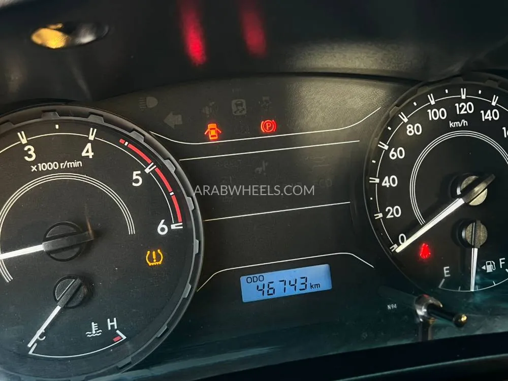 تويوتا هايلوكس 2024 for Sale in الشارقة Image-8