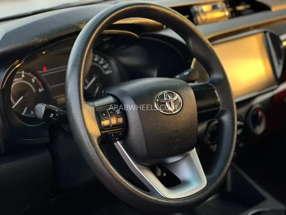 تويوتا هايلوكس 2024 for Sale in الشارقة Image-19