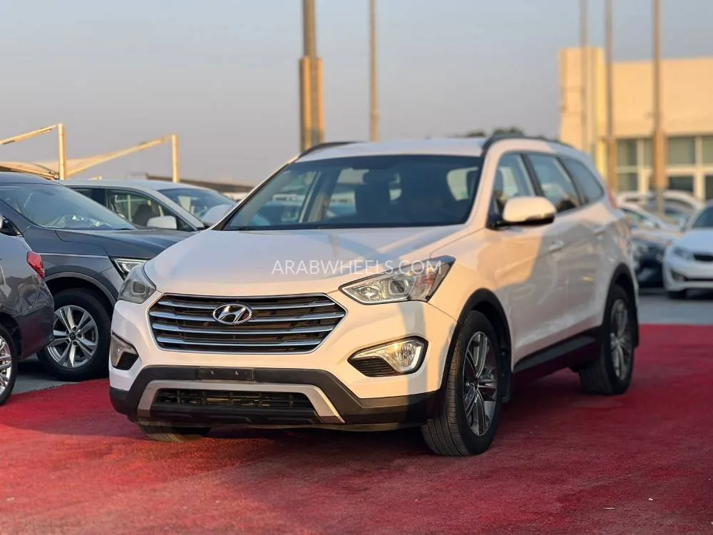 Hyundai Grand Santa Fe 2016 for Sale in Sharjah Image-4