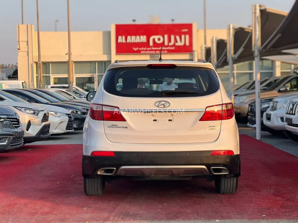 Hyundai Grand Santa Fe 2016 for Sale in Sharjah Image-6