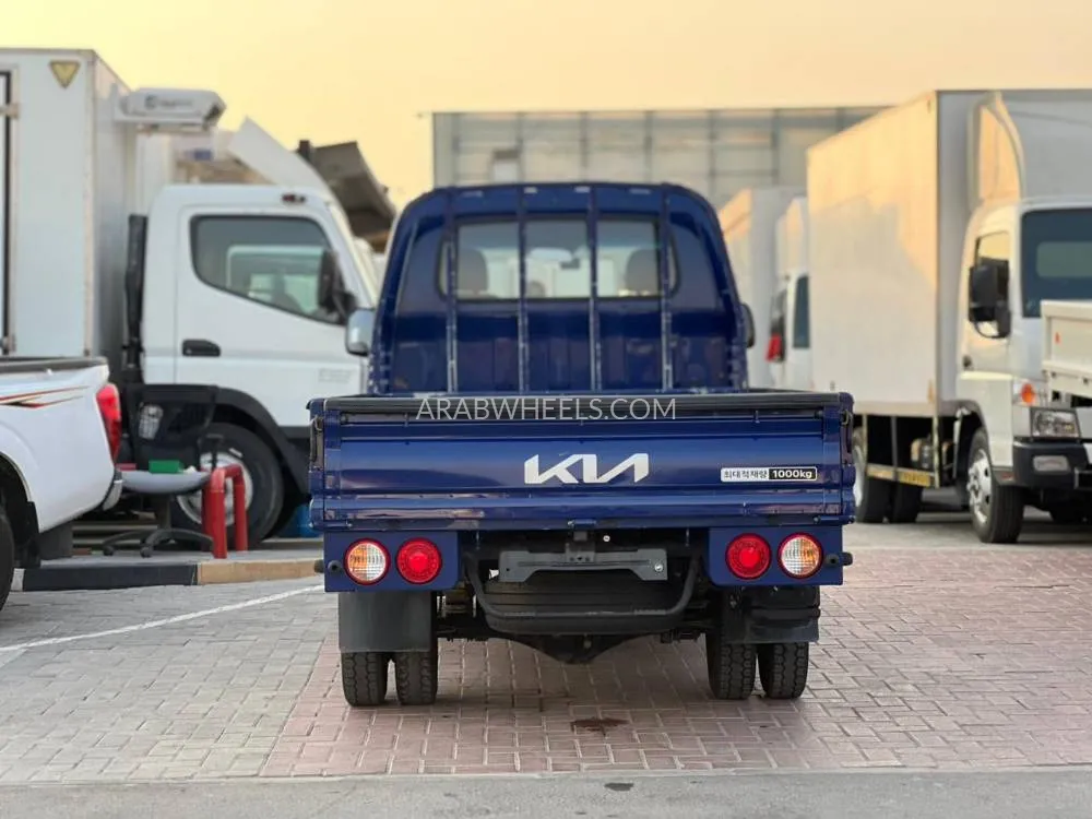 Kia Bongo 2022 for Sale in Sharjah Image-6