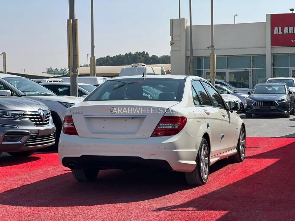 Mercedes Benz C Class 2012 for Sale in Sharjah Image-7