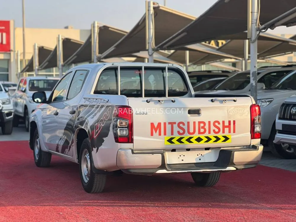 Mitsubishi L200 2019 for Sale in Sharjah Image-5