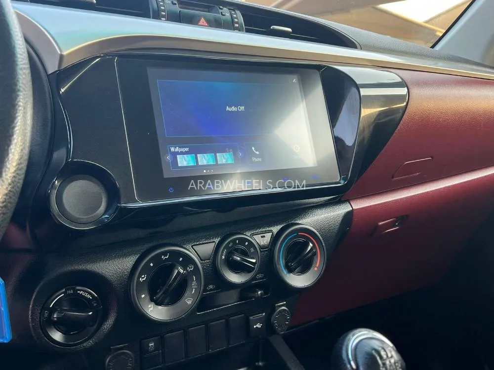 تويوتا هايلوكس 2024 for Sale in الشارقة Image-19