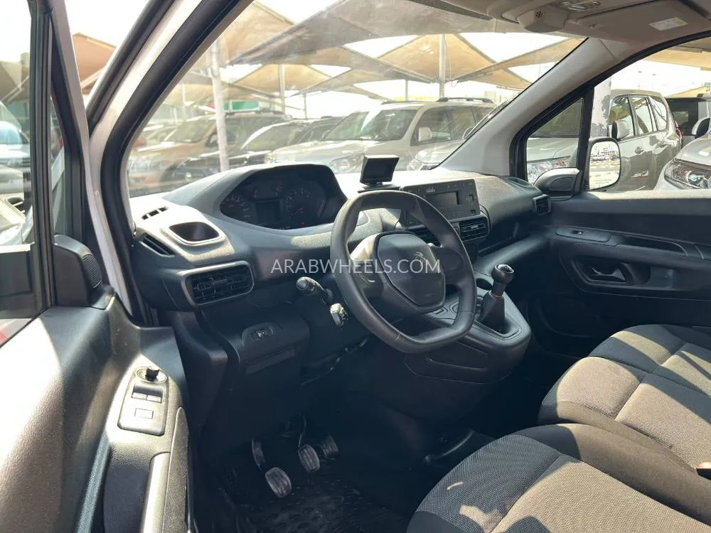 بيجو بارتنر 2022 for Sale in الشارقة Image-10