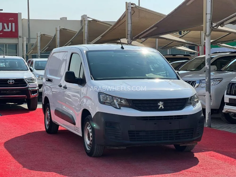 بيجو بارتنر 2022 for Sale in الشارقة Image-19