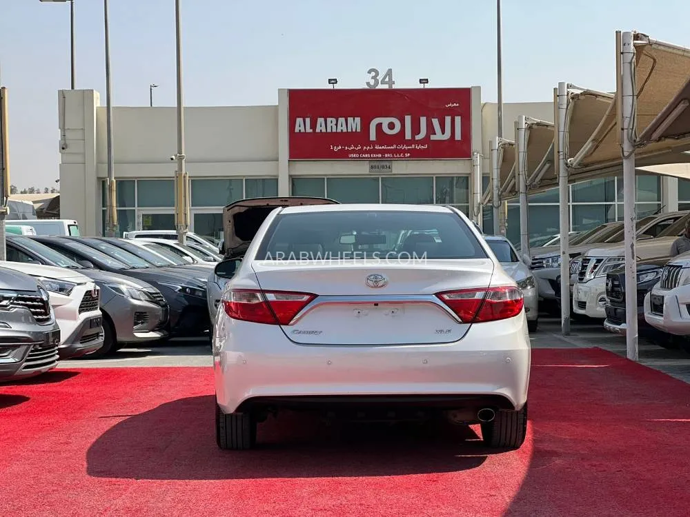 Toyota Camry 2015 for Sale in Sharjah Image-7
