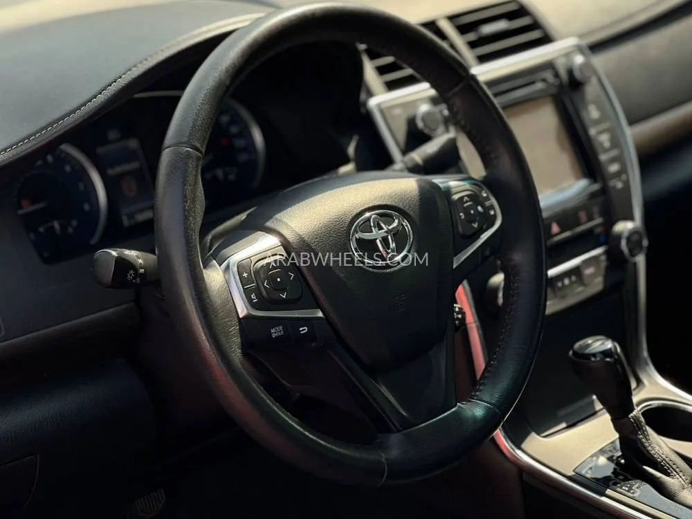 Toyota Camry 2015 for Sale in Sharjah Image-18