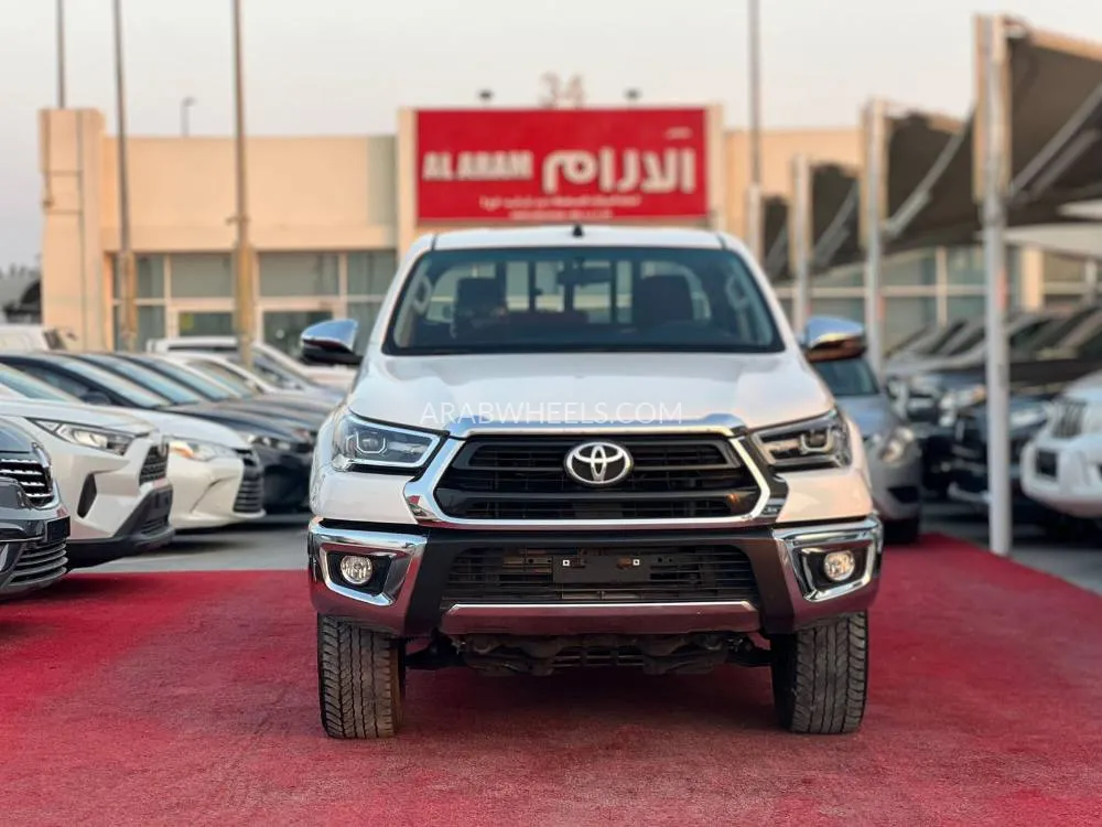 تويوتا هايلوكس 2025 for Sale in الشارقة Image-3