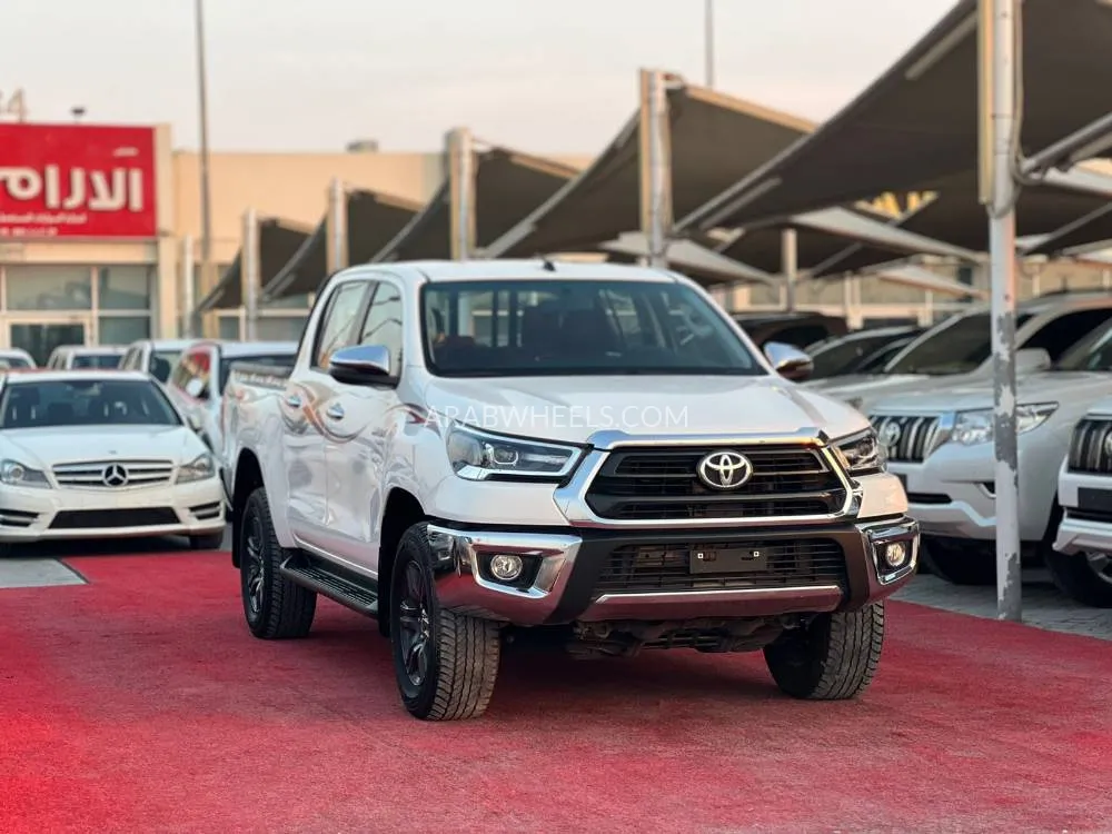 تويوتا هايلوكس 2025 for Sale in الشارقة Image-20