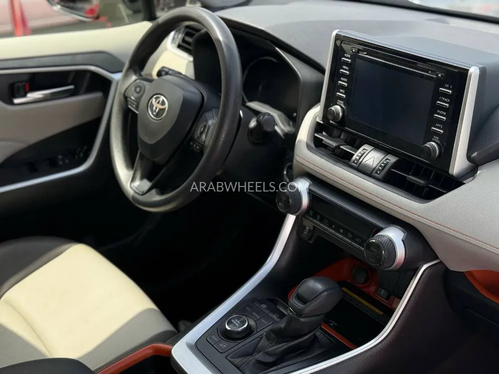 Toyota Rav4 2021 for Sale in Sharjah Image-17
