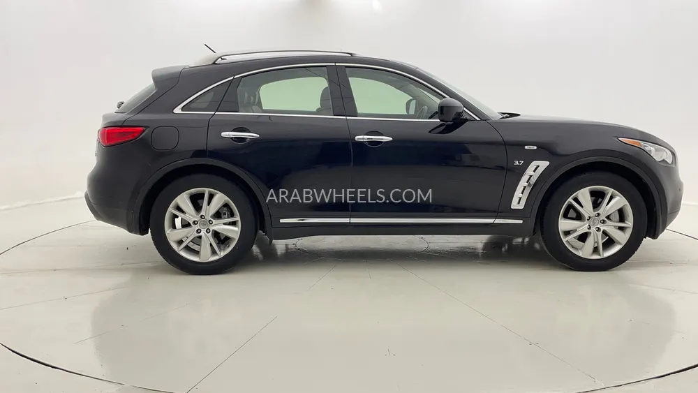 Infiniti QX70 2020 for Sale in Dubai Image-2