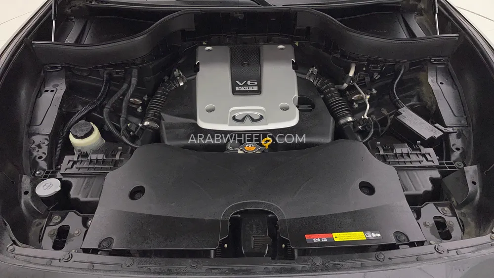 Infiniti QX70 2020 for Sale in Dubai Image-9