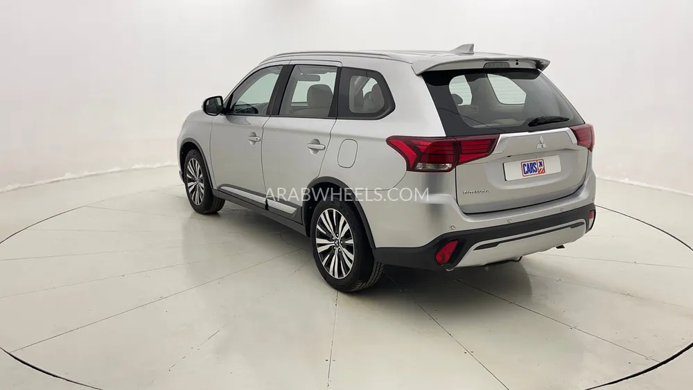 Mitsubishi Outlander 2022 for Sale in Dubai Image-5
