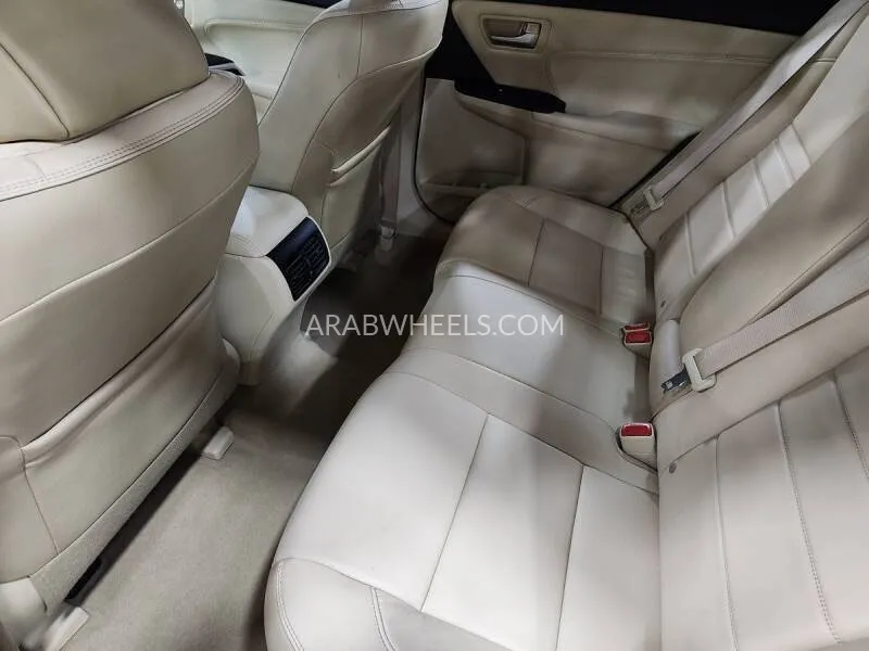Toyota Camry 2017 for Sale in Abu Dhabi Image-3