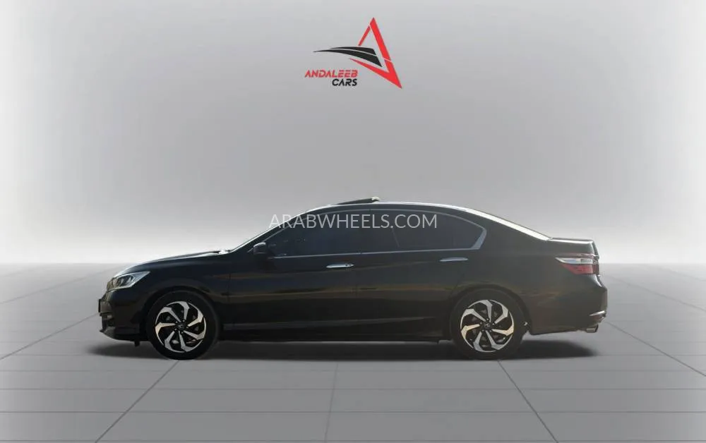 Honda Accord 2017 for Sale in Dubai Image-9