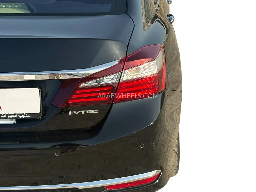 Honda Accord 2017 for Sale in Dubai Image-11