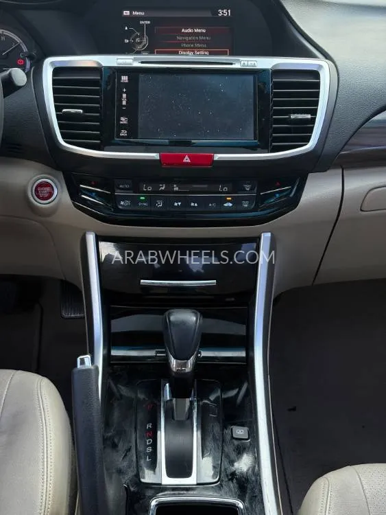 Honda Accord 2017 for Sale in Dubai Image-16