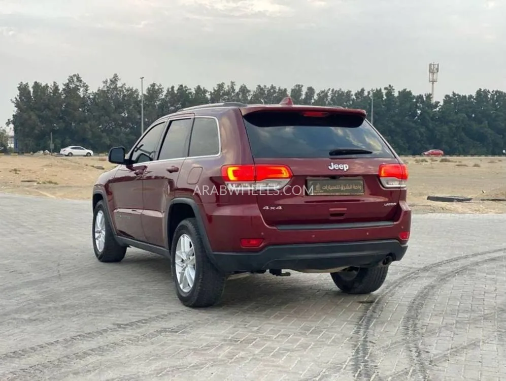 جيب شيروكي 2017 for Sale in الشارقة Image-6