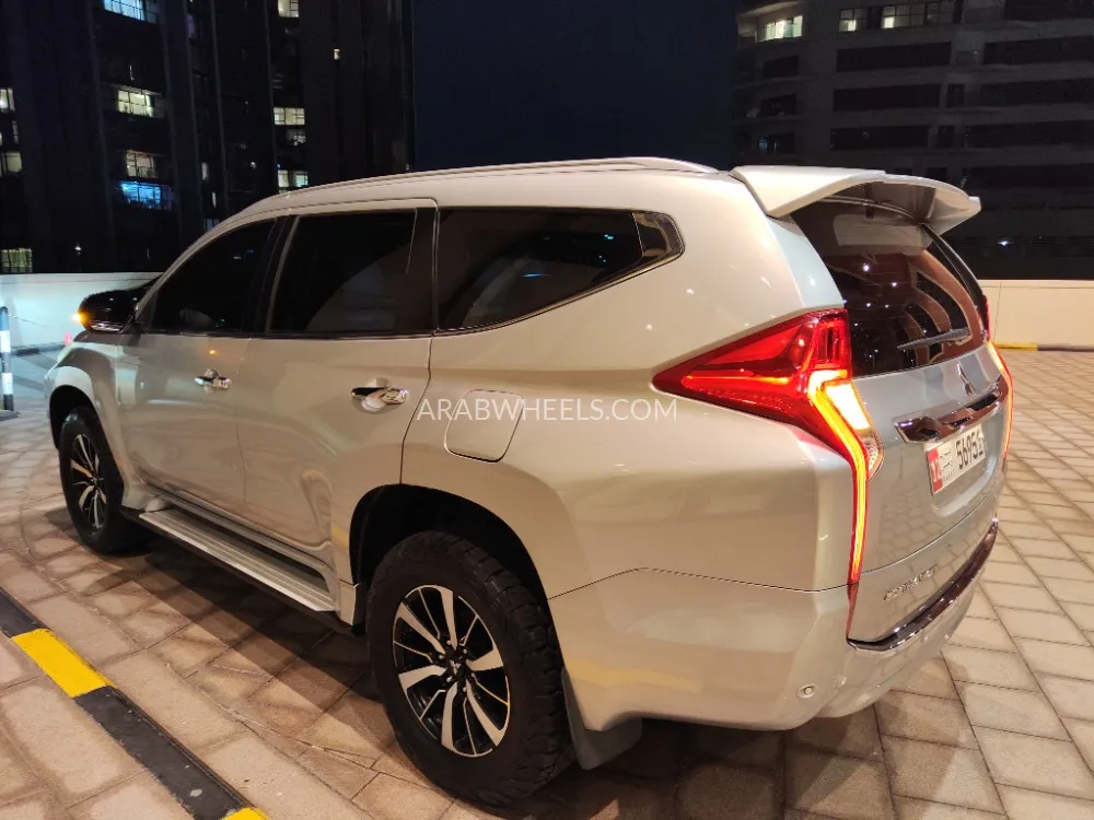 Mitsubishi Montero Sport 2017 for Sale in Abu Dhabi Image-3