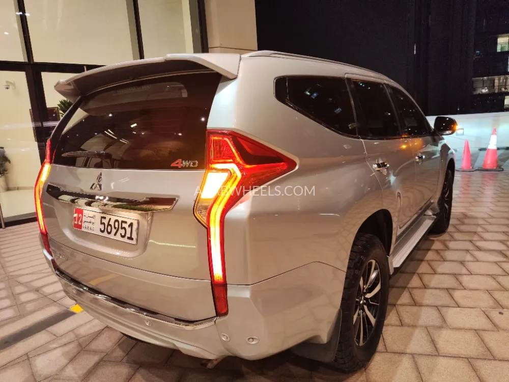 Mitsubishi Montero Sport 2017 for Sale in Abu Dhabi Image-4