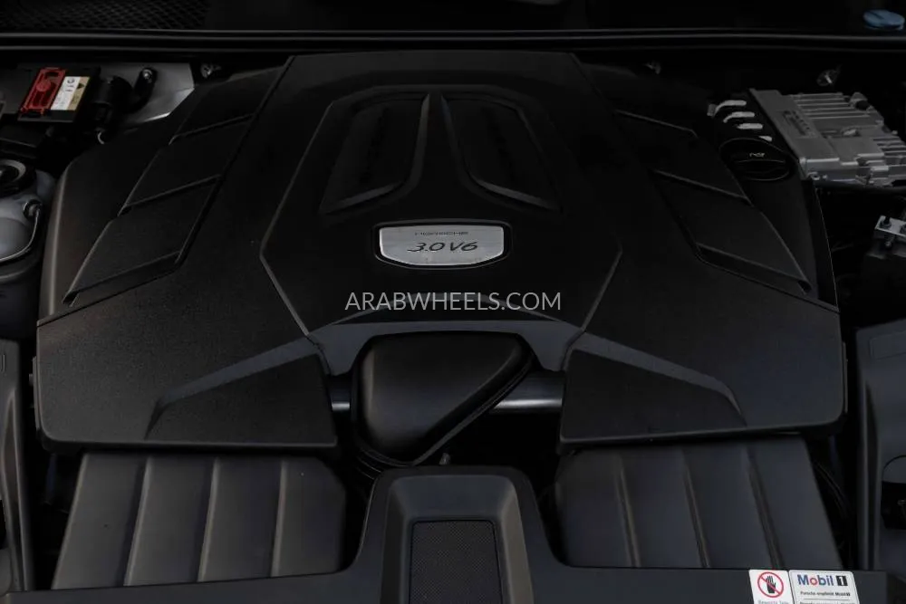 Porsche Cayenne 2019 for Sale in Dubai Image-6