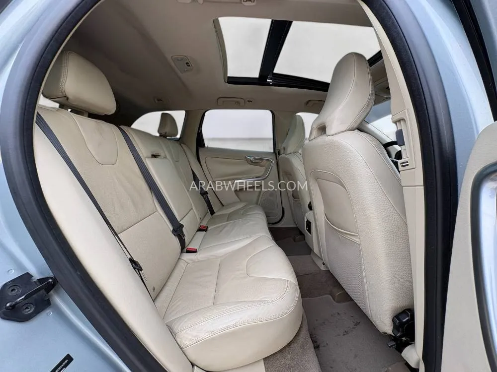 Volvo XC60 2013 for Sale in Dubai Image-19